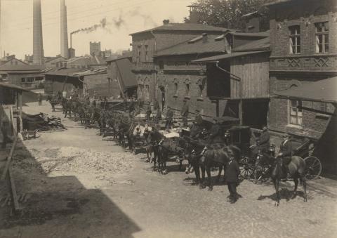 Pojazdy fabryki z Pabianic, rok 1926, Życie Pabianic