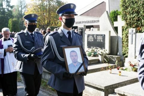 Pogrzeb policjanta Rafała Dzwonnika Życie Pabianic