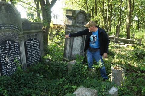 Akcja sprzątania cmentarza żydowskiego Życie Pabianic