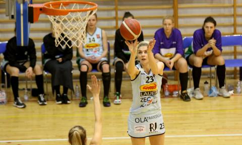Magdalena Grzelak rzuciła dla koszykarek Grota 17 punktów Życie Pabianic