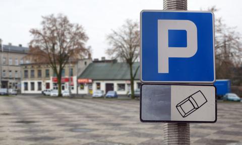 Parking na rynku Życie Pabianic