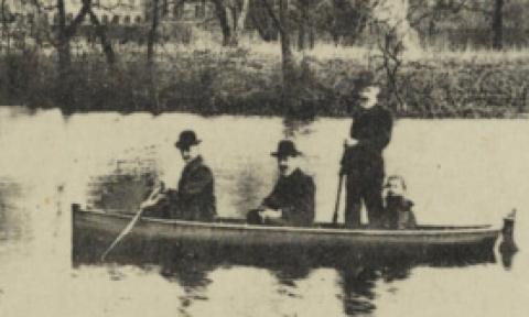 1914 rok: wtedy jeszcze po Dobrzynce w Pabianicach dało się pływać łodzią.
