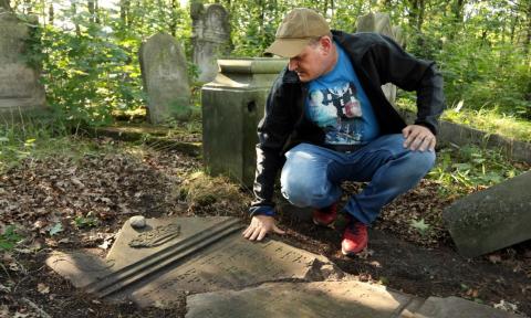Znów będą porządkować cmentarz żydowski Życie Pabianic