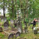 Sprzątanie cmentarza żydowskiego w Pabianicach Życie Pabianic