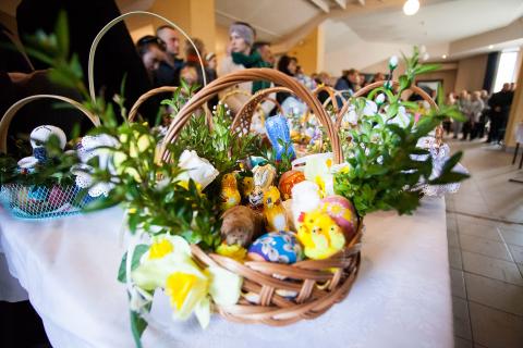 Wielkanoc: pabianiczanie ruszyli ze święconkami Życie Pabianic