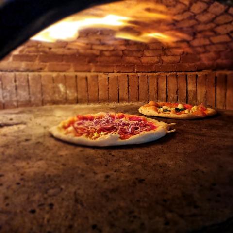 Youtuberzy kulinarni wychwalali pizzę z Zielonej Górki Życie Pabianic
