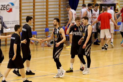 Koszykarze Profi Sunbud PKK'99 zajmują 11. miejsce w drugiej lidze Życie Pabianic