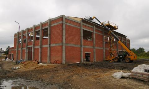 Konstrukcja przyszłej hali sportowej na terenie PTC jest już zadaszona Życie Pabianic