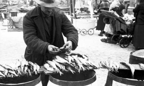 O cenie ryb sprzedawanych na pabianickich targowiskach często rozstrzygała… bijatyka handlarzy