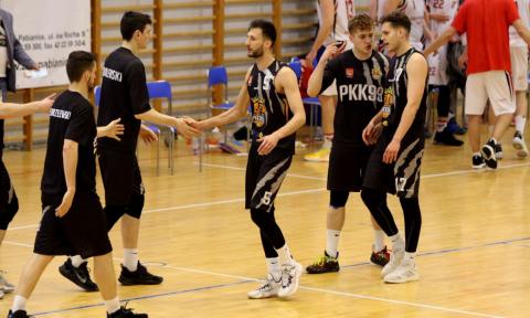 Koszykarze Profi Sunbud PKK'99 zajmują 11. miejsce w drugiej lidze Życie Pabianic