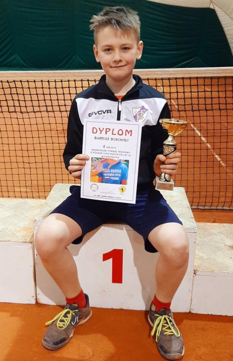 Bartosz Borowiec (PKT Pabianice) jest najlepszy w klasyfikacji tenisistów do lat 10 w województwie łódzkim Życie Pabianic