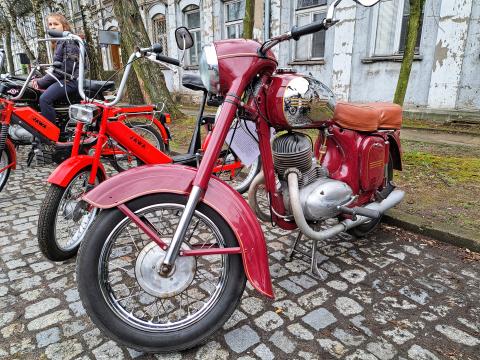 Mini wystawa klasyki motoryzacji Życie Pabianic