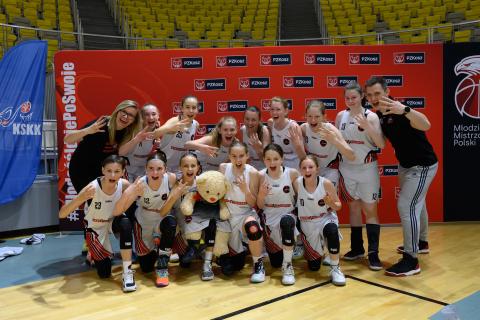 Drużyna Basket 4ever Ksawerów została brązowym medalistą mistrzostw Polski u-13 koszykarek Życie Pabianic