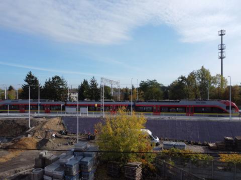 Rośnie przystanek kolejowy w Pabianicach