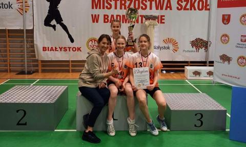 Wicemistrzynie Polski w badmintonie - drużyna II LO w Pabianicach Życie Pabianic