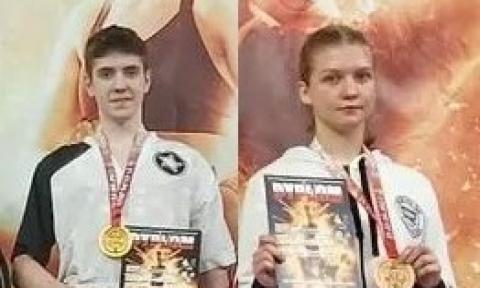 Mistrz Polski w kickboxingu Oliwier Baranowski i wicemistrzyni kraju Julia Śmiałkowska (oboje Azja Pabianice) Życie Pabianic