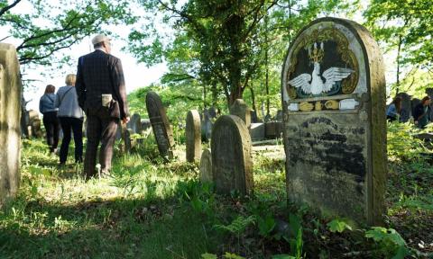 Zwiedzanie pabianickiego cmentarza żydowskiego Życie Pabianic