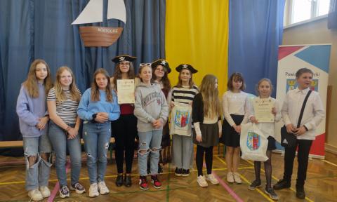 Oprócz śpiewu na bardzo wysokim poziomie uczniowie z Pabianic zaprezentowali też pomysłowe stroje żeglarskie i turystyczne