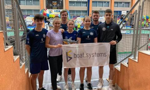 Ekipa badmintonistów UKS Korona Pabianice podczas mistrzostw Polski młodzików Życie Pabianic
