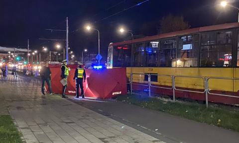 81-letnia kobieta wpadła pod tramwaj. Zginęła na miejscu Życie Pabianic
