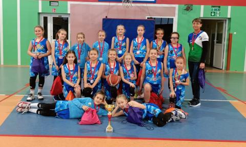 Drużyna PTK Rotex Pabianice wygrała turniej młodych koszykarek w Ostrowie Wielkopolskim Życie Pabianic