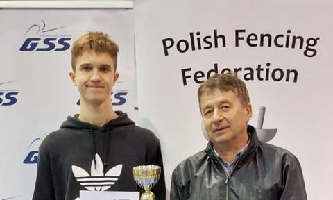 Tomasz Bartoszek (Zjednoczeni Pabianice) wraz z trenerem klubowym Przemysławem Pawłowskim Życie Pabianic