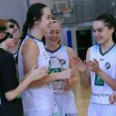 Amelia Canert (druga z lewej) z koleżankami z PTK ABM Jędraszek cieszą się z awansu do finału mistrzostw Polski Życie Pabianic