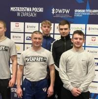 Zapaśnicy PTC Pabianice walczyl; o medale mistrzostw Polski juniorów Życie Pabianic