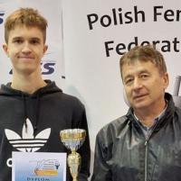 Tomasz Bartoszek (z lewej) wraz z trenerem Zjednoczonych Pabianice Przemysławem Pawłowskim Życie Pabianic