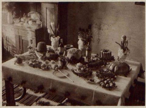 Stół wielkanocny Państwa L. z Pabianic: - fotografia z 1937 roku
